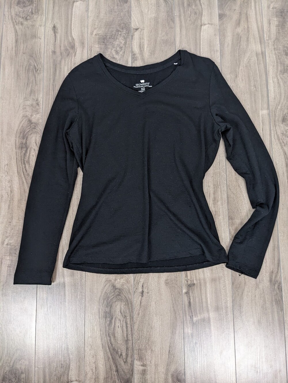 SEGMENTS Merino Wool Black Long-Sleeve V-Neck Gorpcore Base Layer Medium